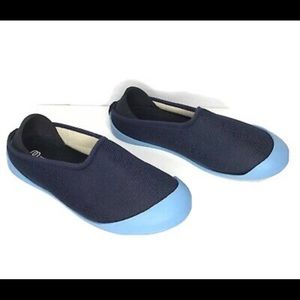 Navy and turquoise Mahabis shoes
